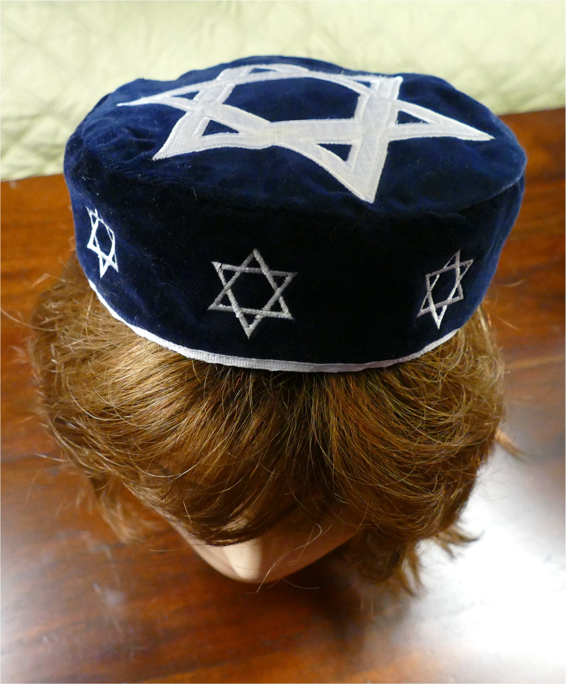 yarmulke with brim